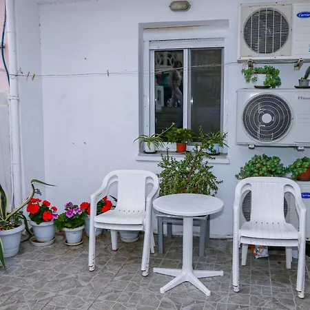 Lana's House Pansiyon *