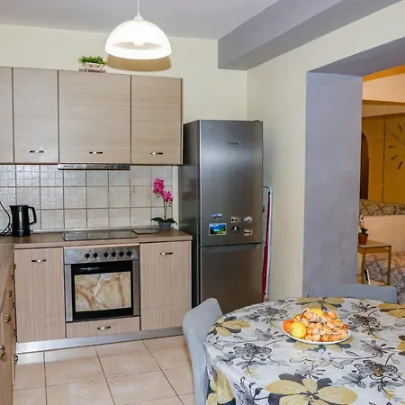 Lana's House 홈스테이 Rhodes City